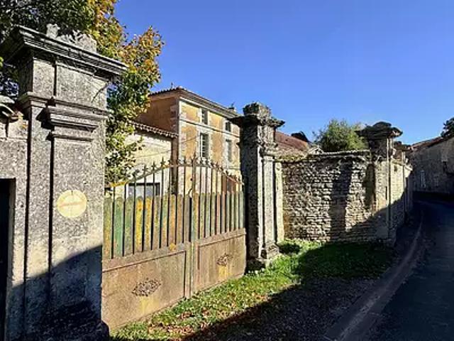 Saint Amant de Nouère 16170 Achat / Vente maison 5 pièces t5 terrasse cave