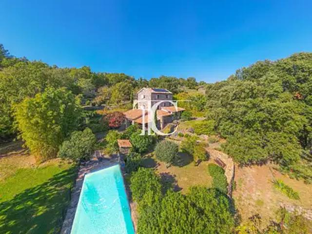 Saint Ambroix 30500 Achat / Vente maison 7 pièces t7 au dernier étage piscine