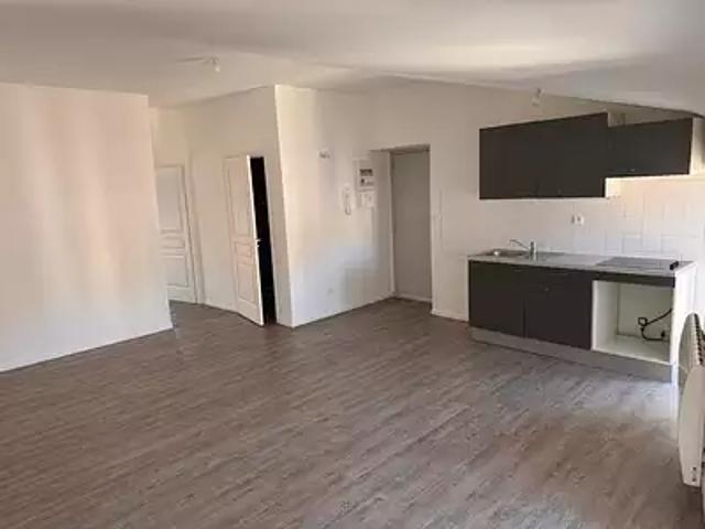 Saint Ambroix 30500 Location appartement 2 pièces t2 au dernier étage