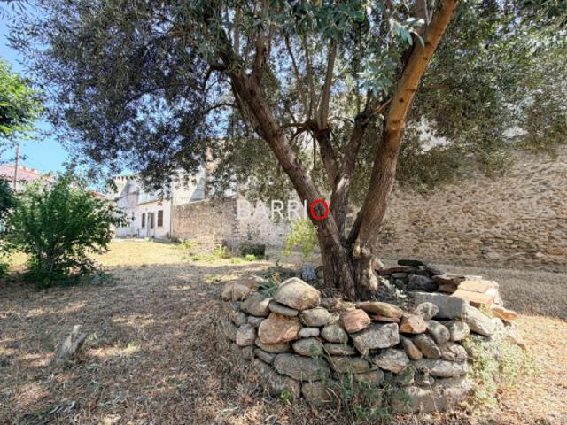 SAINT ANDRE, maison de village avec garage et jardin