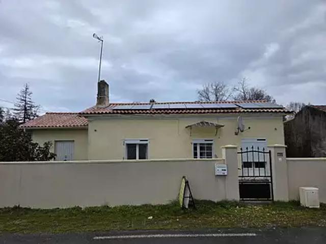 Saint Antoine sur l'Isle 33660 Achat / Vente maison 4 pièces t4 au dernier étage