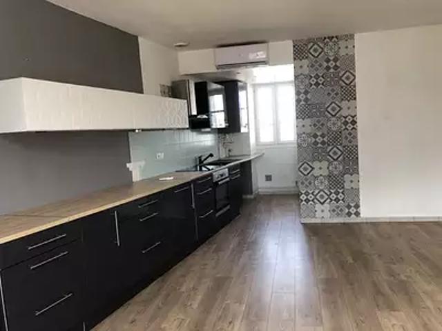 Saint Aulaye Puymangou 24410 Location appartement 4 pièces t4 au dernier étage