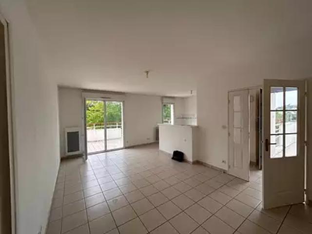 Saint Avertin 37550 Location appartement 2 pièces t2 au dernier étage balcon