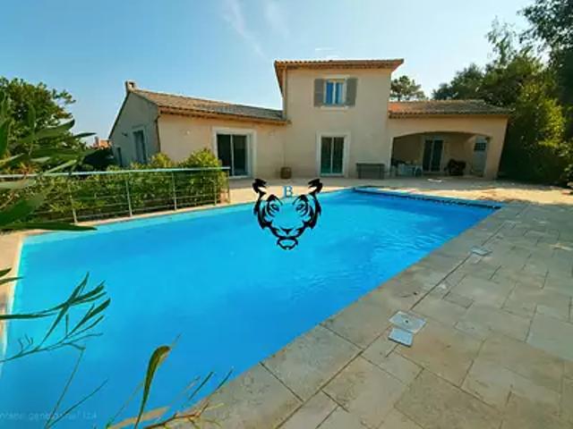 Saint Aygulf 83370 Achat / Vente maison 5 pièces t5 au dernier étage piscine