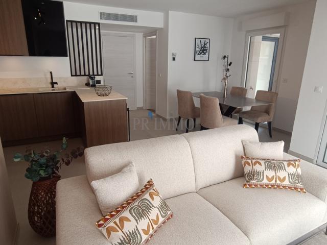 SAINT AYGULF Magnifique T3 en bord de Mer proche tous commer