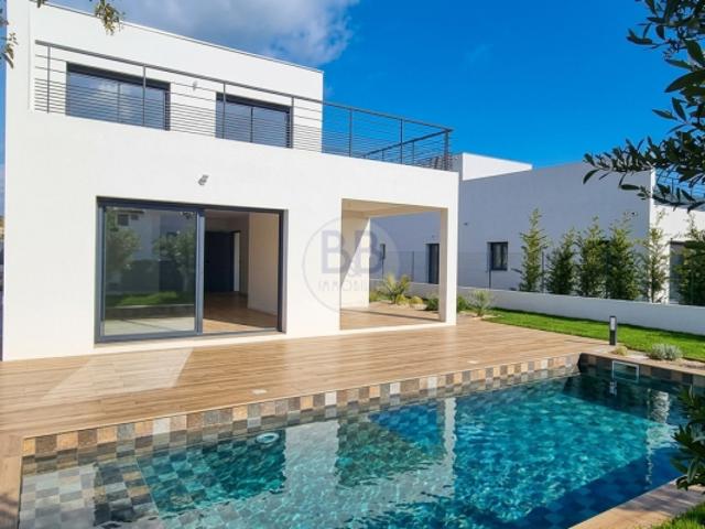 SAINT AYGULF, villa neuve contemporaine avec aperçu mer