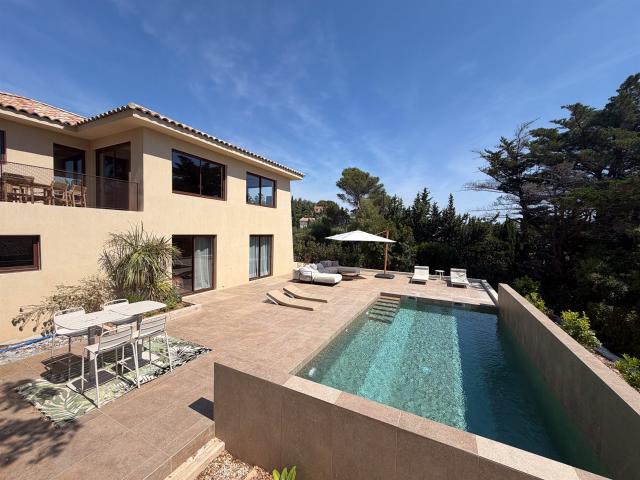 Saint Aygulf Vue Mer, Charme Et Élégance Au Cœur De La Côte. 160m² Fréjus