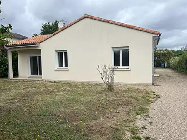 Saint Benoît 86280 Location maison 5 pièces t5 au dernier étage terrasse