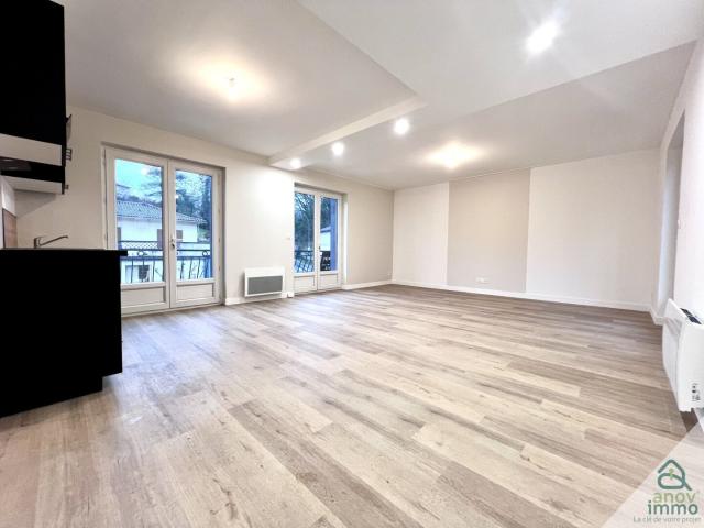 SAINT BENOIT APPARTEMENT T2 48 m2 TERRASSE 67 m2 1 PLACE