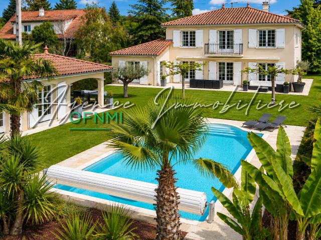 SAINT BONNET LES OULES BELLE VILLA FAMILIALE