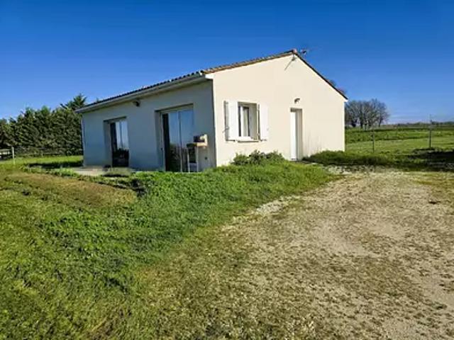Saint Bonnet sur Gironde 17150 Achat / Vente maison 4 pièces t4 au dernier étage terrasse