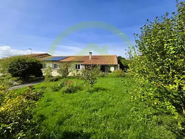 Saint Bonnet sur Gironde 17150 Achat / Vente maison 6 pièces t6 au dernier étage terrasse