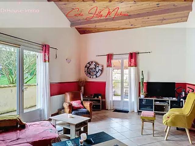Saint Bonnet sur Gironde 17150 Achat / Vente maison 6 pièces t6 terrasse parking