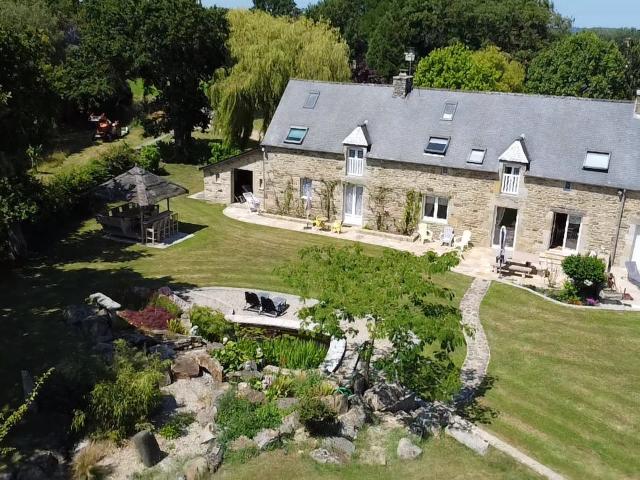 SAINT CAST LE GUILDO Belle longère nichée en campagne
