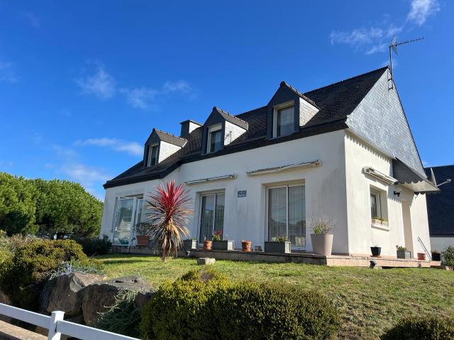 SAINT CAST LE GUILDO Maison familiale avec sous sol complet
