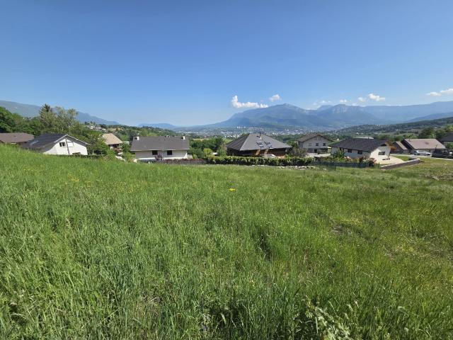 Saint Cassin: terrain viabilsé de 851m2 vue panoramique