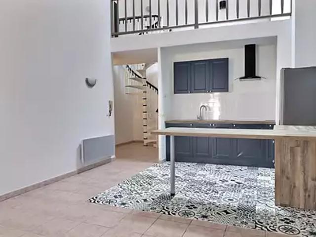 Saint Chamas 13250 Achat / Vente appartement 2 pièces t2 au dernier étage