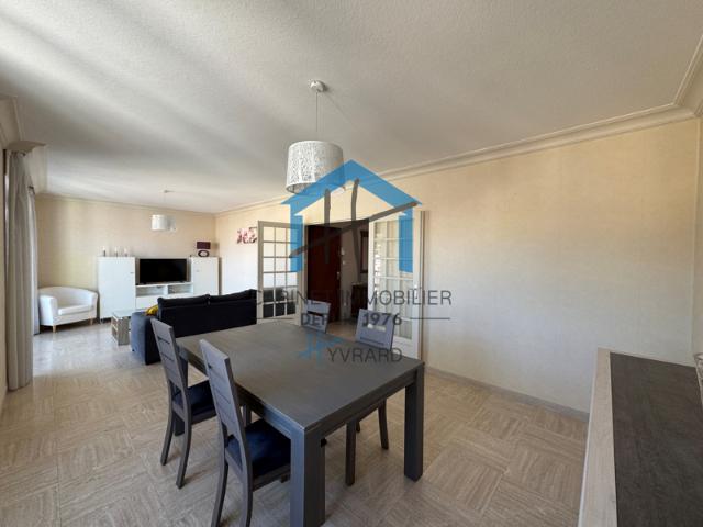 SAINT CHAMOND Centre Grand F2 de 75m2 meublé