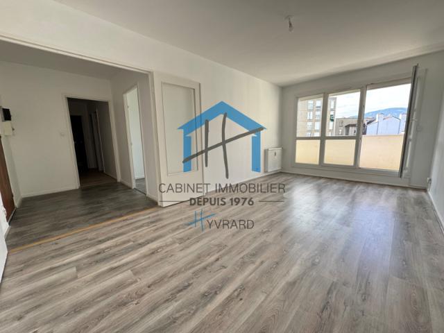 SAINT CHAMOND Le Couramiaud F3 de 60m2 au 6ème étage ave