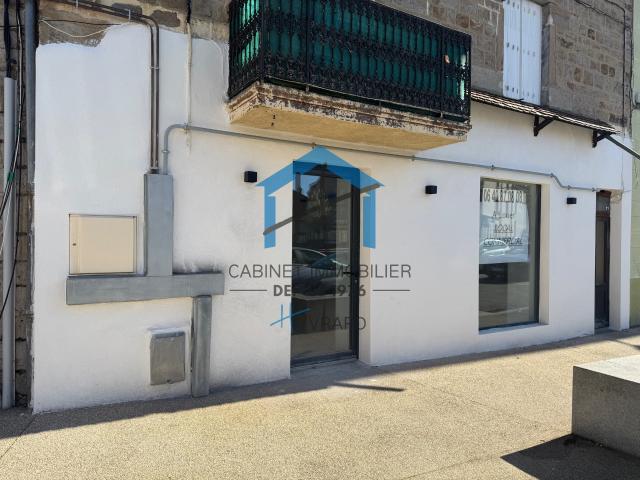 SAINT CHAMOND Place de la Valette Local de 70m2 avec vitrine