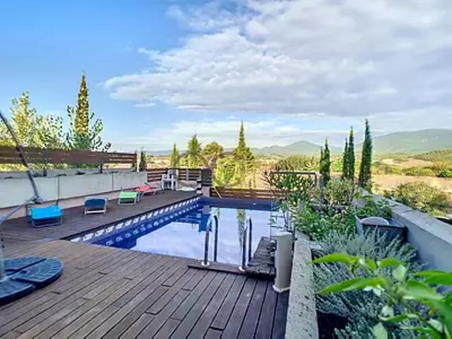 Saint Chinian 34360 Achat / Vente maison 4 pièces t4 au dernier étage piscine