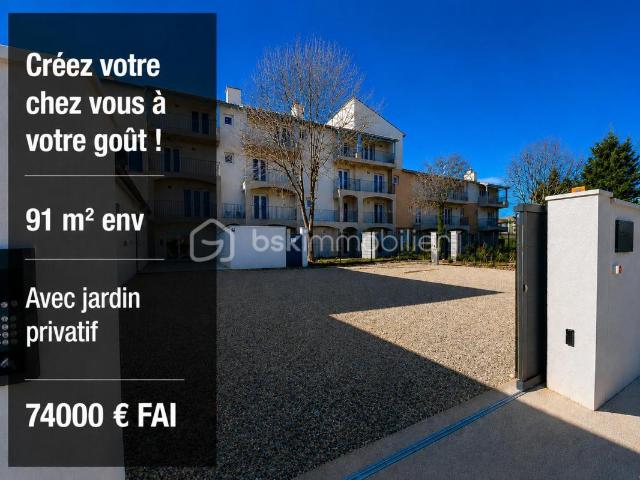 SAINT CHRISTOL 84 À partir de 52 000 € FAI – Créez votre appartement sur mesure ! Plusieurs plateaux bruts disponibles avec balcon et parkings privatifs dans une résidence entièrement rénovée