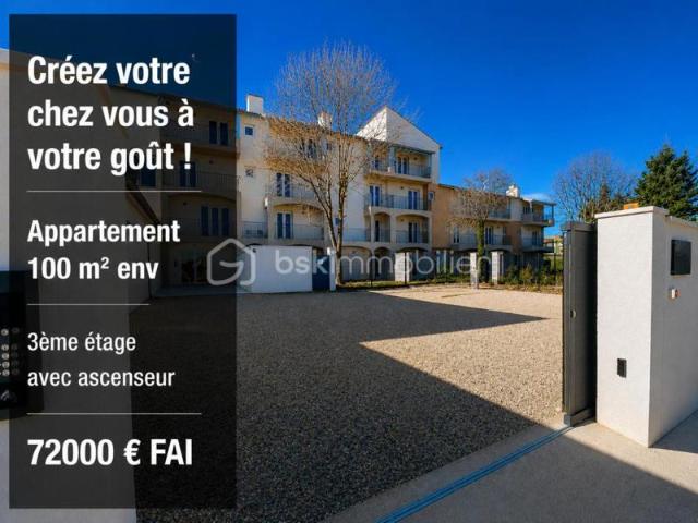 SAINT CHRISTOL 84 À partir de 52 000 FAI – Créez votre appartement sur mesure ! Plusieurs plateaux bruts disponibles avec balcon et parkings privatifs dans une résidence entièrement rénovée