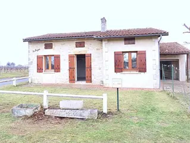 Saint Christoly de Blaye 33920 Location maison 3 pièces t3 au dernier étage terrasse