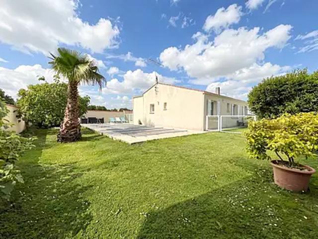 Saint Christophe 17220 Achat / Vente maison 6 pièces t6 au dernier étage piscine