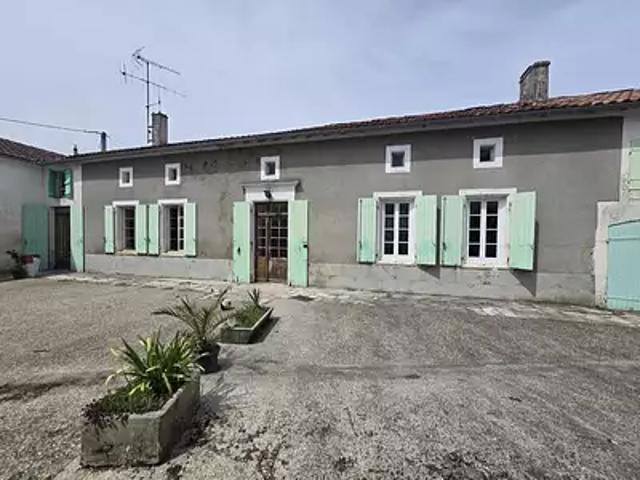 Saint Ciers Champagne 17520 Achat / Vente maison 3 pièces t3 parking