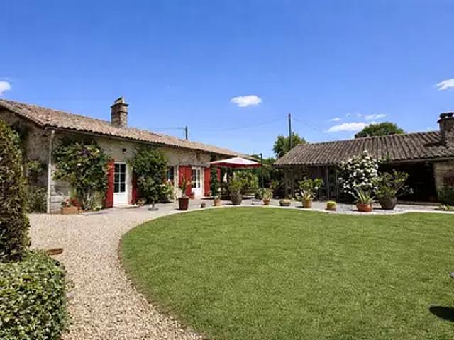 Saint Coutant 79120 Achat / Vente maison 7 pièces t7 terrasse