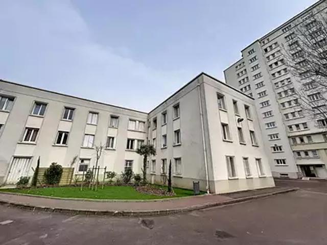 Saint Cloud 92210 Achat / Vente appartement 1 pièce t1 au dernier étage