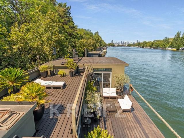 Saint Cloud 92210 Barge sur l'eau de 300m2 + 120m2 de te. 300m² Saint Cloud