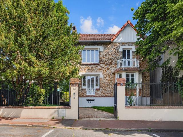 Saint Cloud MONTRETOUT Maison 279 m² 4 chambres Terrain 827 m²