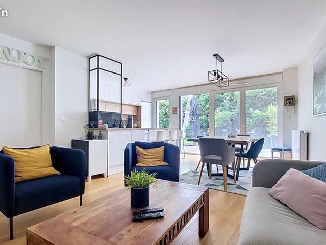 Saint Cloud/Val d'Or Duplex de 90 m² avec jardin