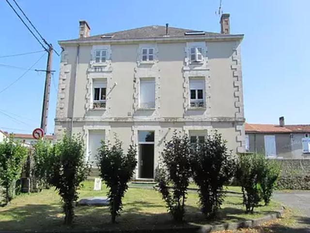 Saint Claud 16450 Achat / Vente immeuble