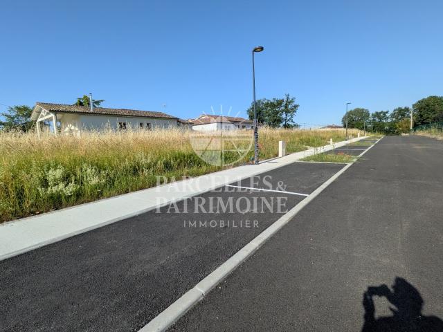 Saint Clar de Rivière terrain entièrement viabilisé de 270m²