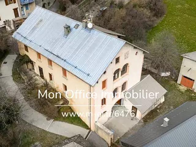 Saint Clément sur Durance 05600 Achat / Vente maison 22 pièces t22 jardin