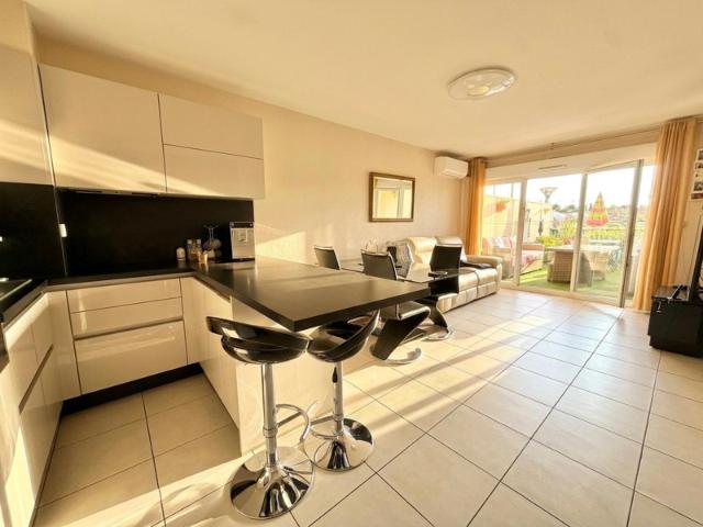 Saint Cyprien Appartement T3 avec terrasse, garage et parkin