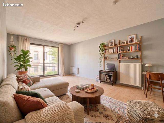 Saint Cyprien, Appartement T3 fonctionnel de 62m2 avec balcon et parking