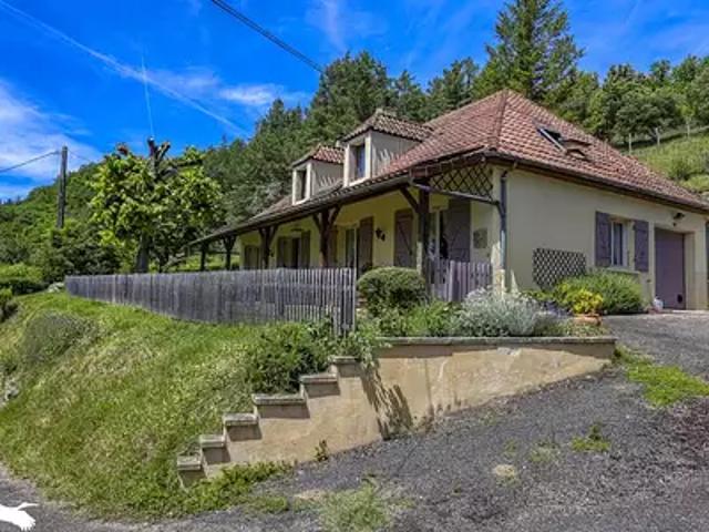Saint Cyprien 24220 Achat / Vente maison 9 pièces t9 parking
