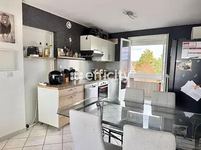 Saint Cyprien 42160 Achat / Vente appartement 3 pièces t3 au dernier étage cave
