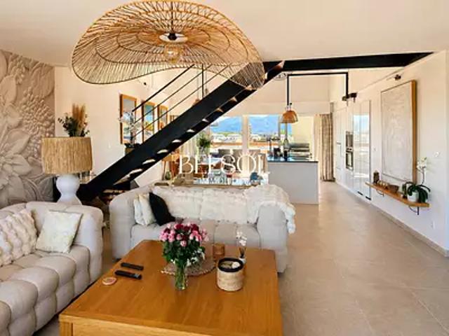 Saint Cyprien 66750 Achat / Vente appartement 5 pièces t5 au dernier étage piscine