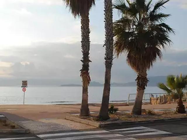 Saint Cyr sur Mer 83270 Location appartement 3 pièces t3