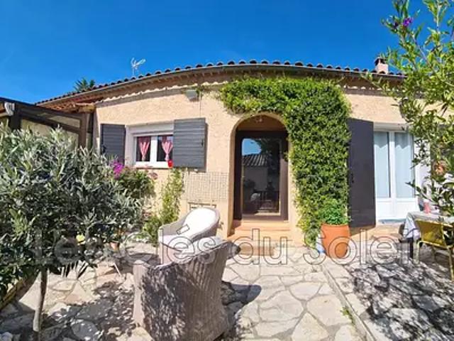 Saint Cyr sur Mer 83270 Location maison 3 pièces t3