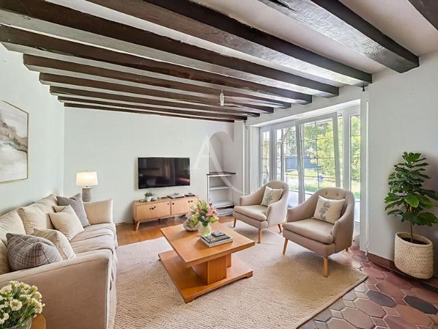 Saint Cyr sur Morin Maison 3/4 chambres garage et jardin de 449 m2