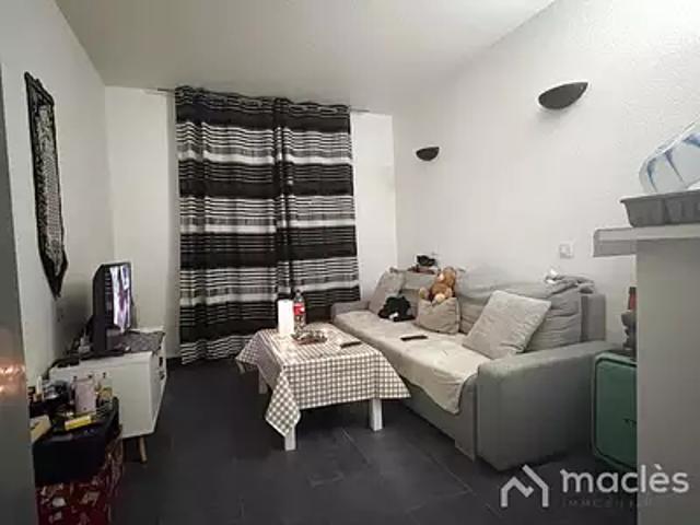 Saint Denis 93200 Achat / Vente appartement 1 pièce t1 au dernier étage