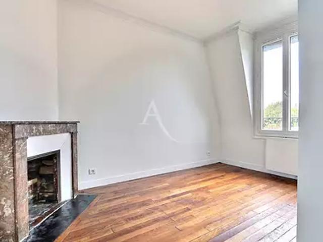 Saint Denis 93200 Achat / Vente appartement 2 pièces t2 au dernier étage cave