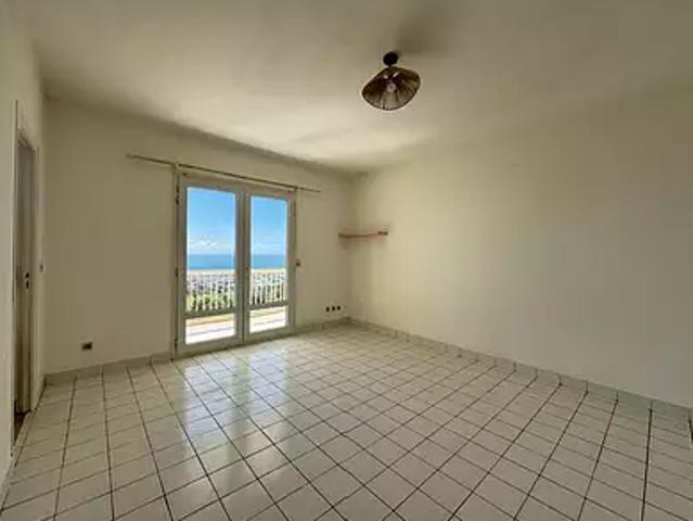 Saint Denis 97400 Location appartement 1 pièce t1 terrasse parking