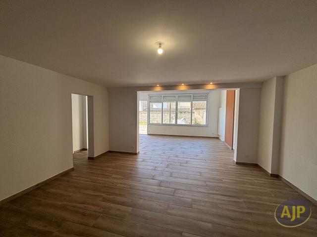 Saint Denis de Pile Location Appartement 33